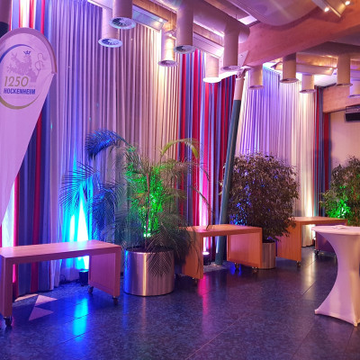 Foyer bei einem Empfang am Abend