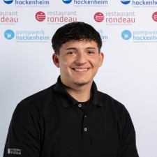 Portraitbild von Tyler Darius Vitkus
