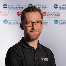 Portraitbild Fabian Wettengel
